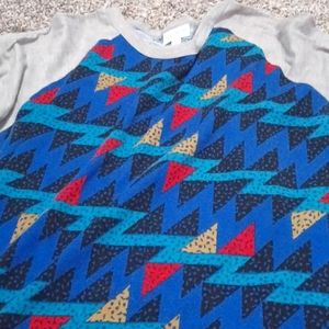 Geometric 1/2 length sleeved shirt